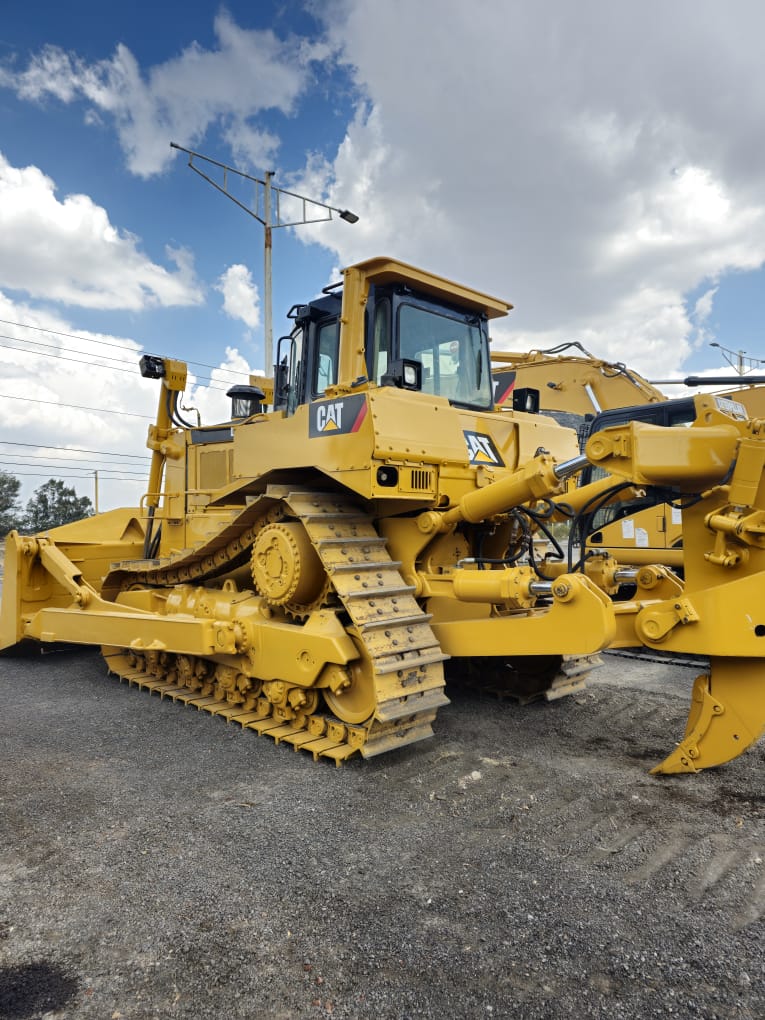 Bulldozer CAT D8N - Imagen 3